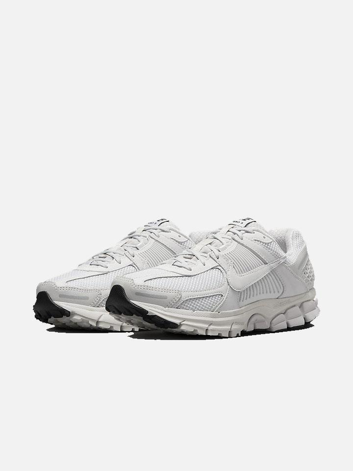 NIKE ZOOM VOMERO 5 TRIPLE WHITE