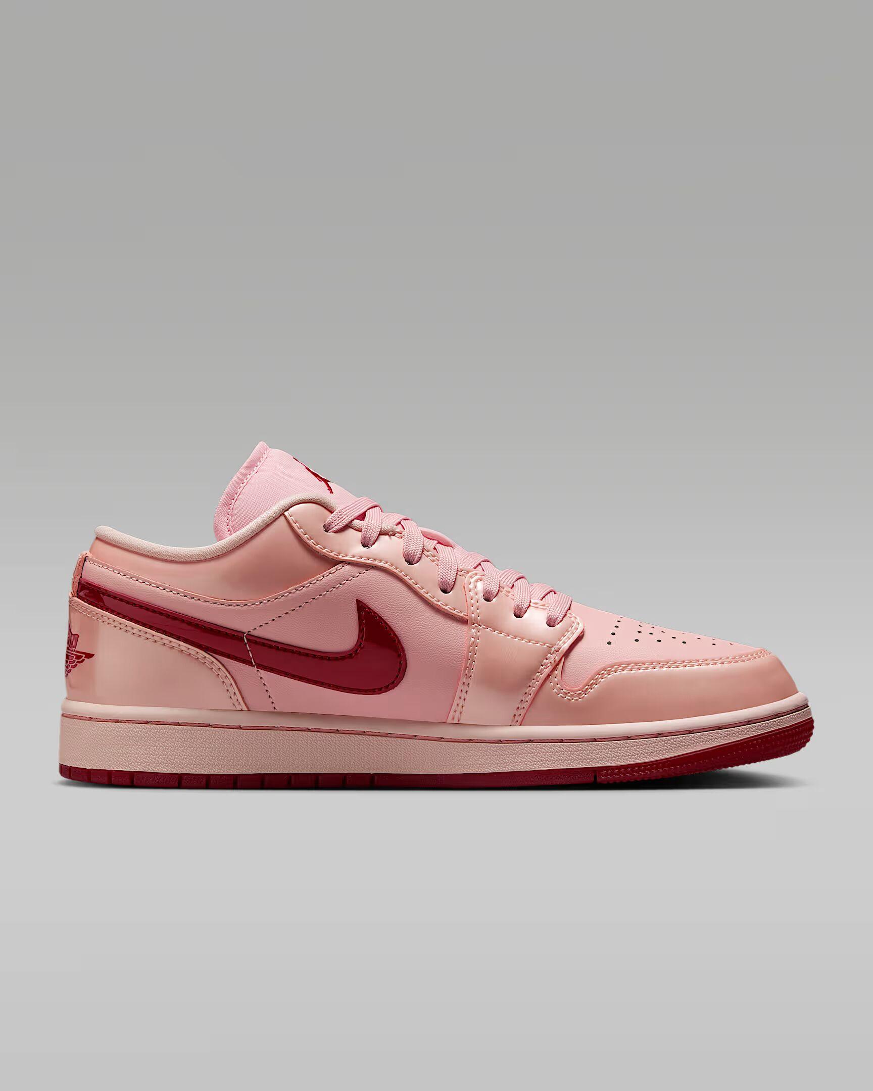 WMNS+AIR+JORDAN+1+LOW+SE (18)_converted