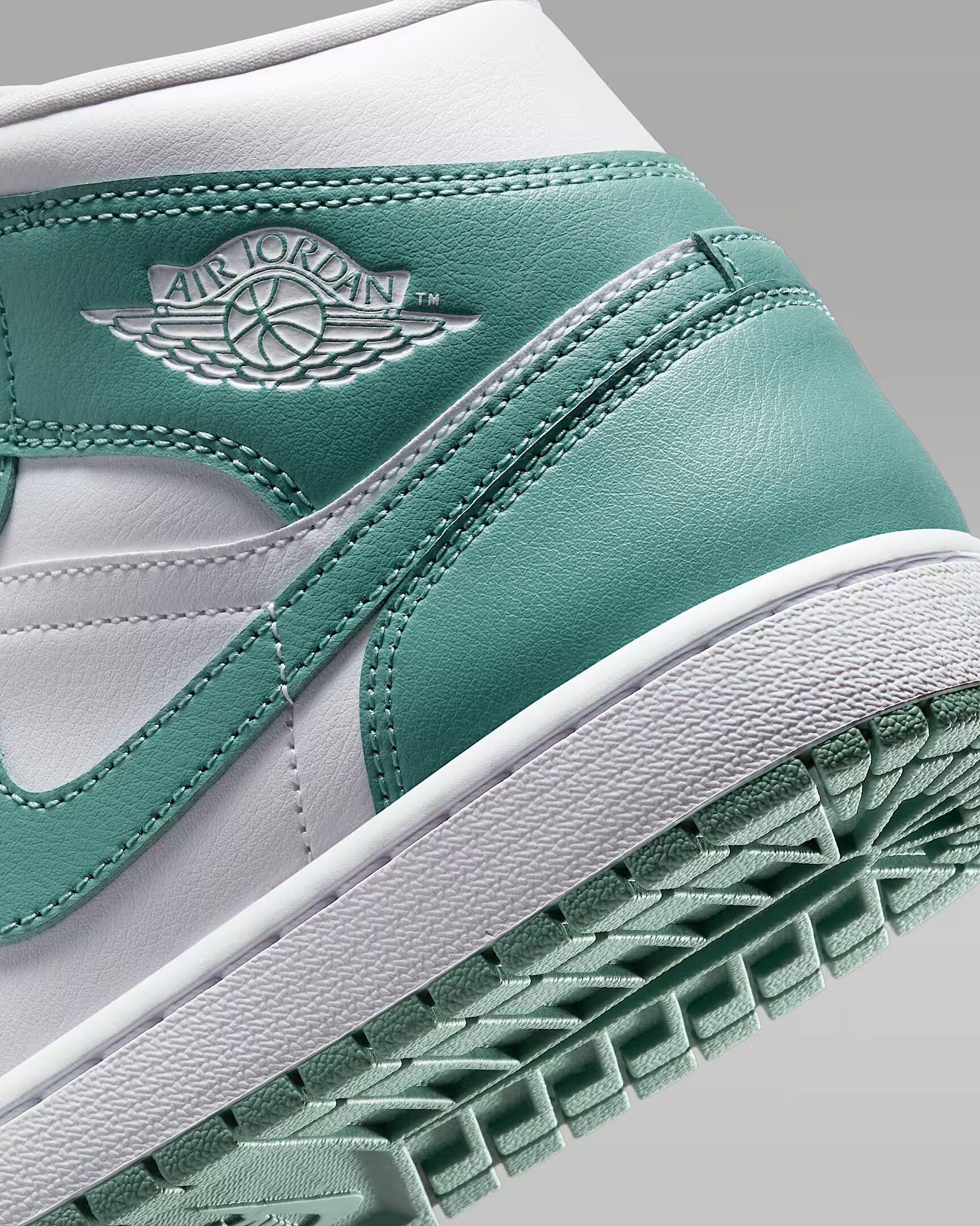 WMNS+AIR+JORDAN+1+MID (7)_converted