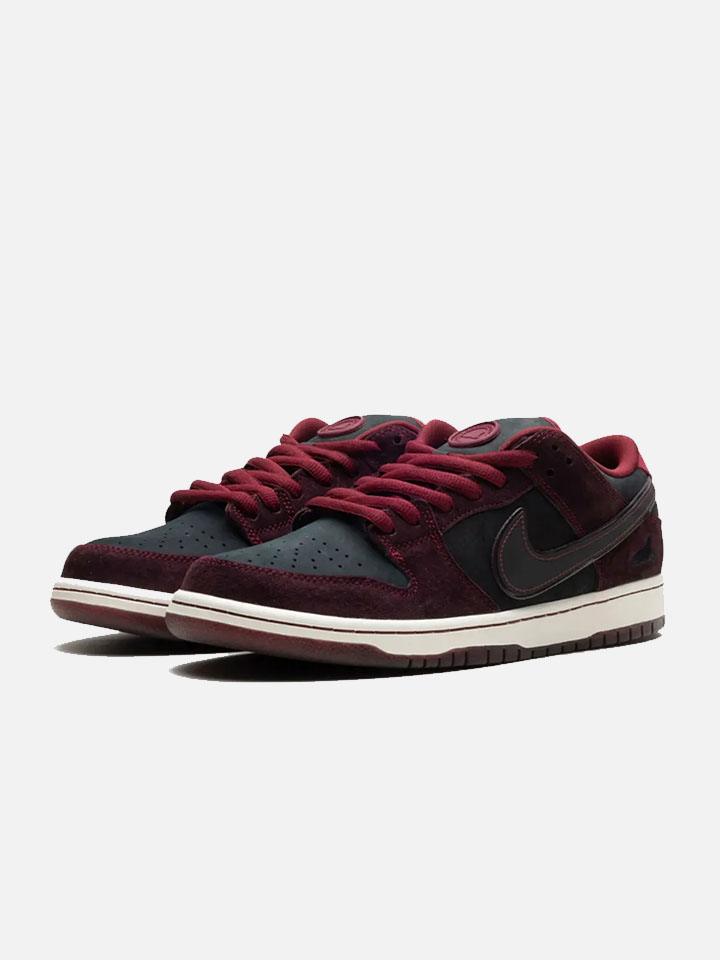 NIKE SB DUNK LOW RIOT SKATESHOP