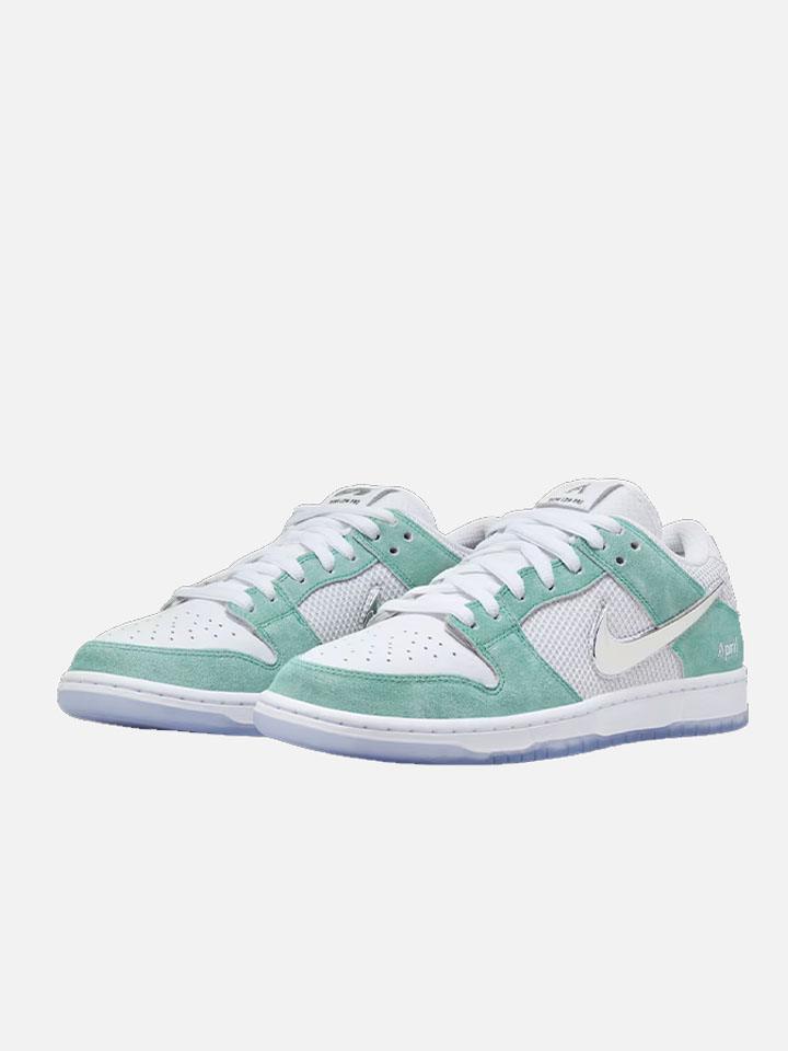 NIKE SB X APRIL SKATEBOARDS DUNK LOW