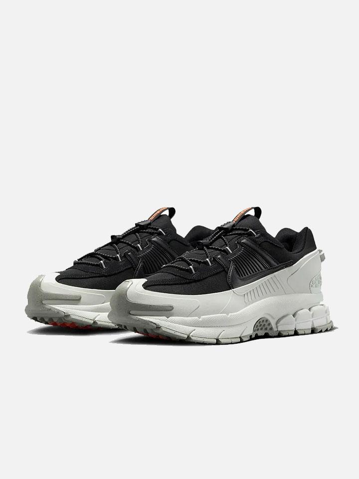 NIKE ZOOM VOMERO 5 ROAM BLACK LIGHT SILVER