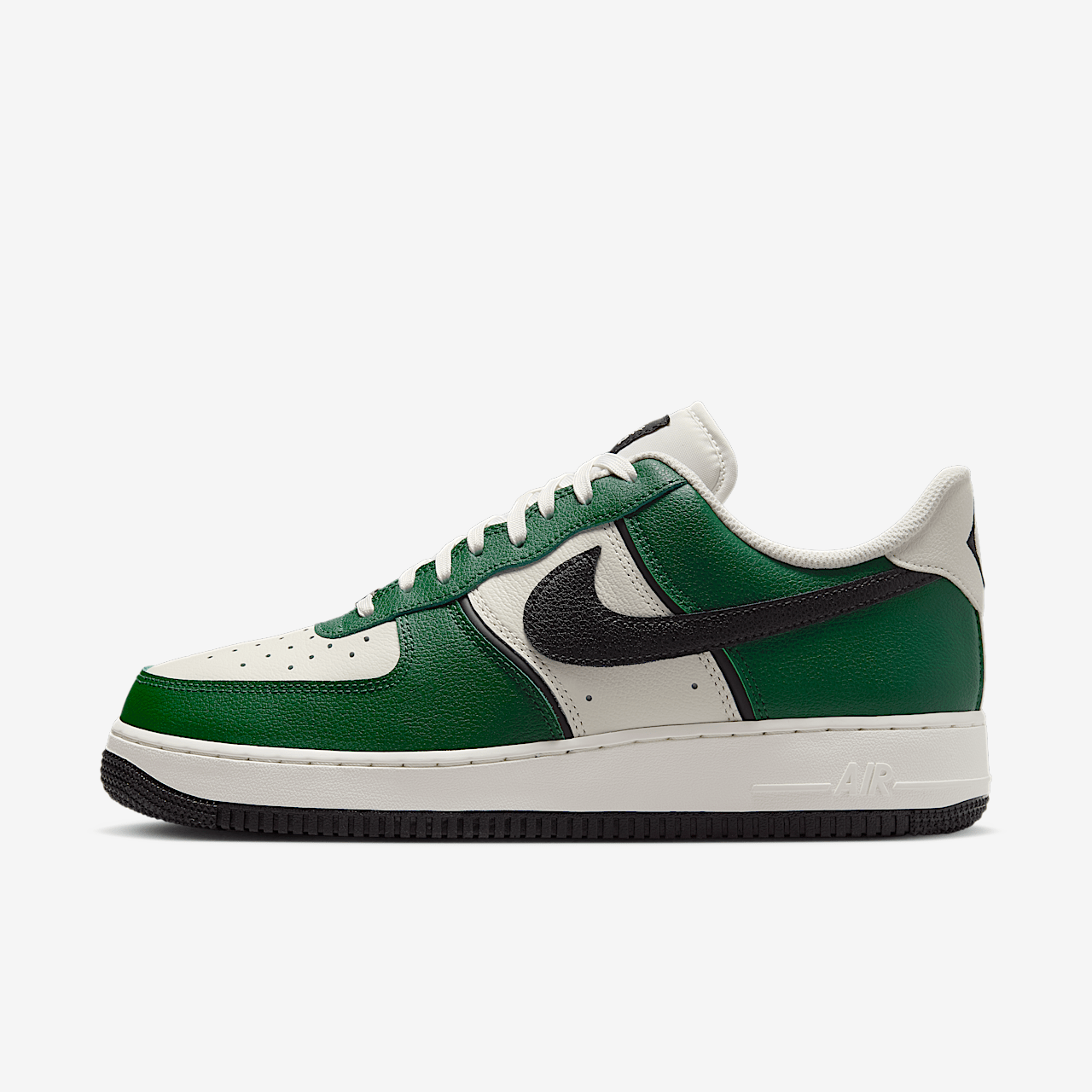 NIKE AIR FORCE 1 07 LV8 HOMBRE FIR SAIL COCONUT MILK BLACK
